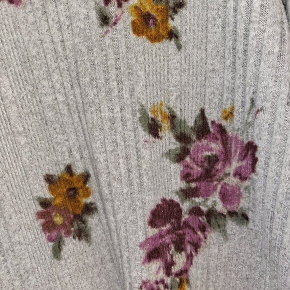 Est 1984 Sweater Top Womens Sz 18W 20W Gray Floral V Neck 3/4 Puff Sleeve - Picture 4 of 7